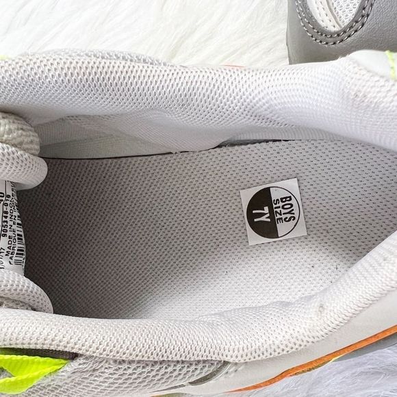 🎉HP🎊Nike Air Max 95 GS 'Vast Grey Volt' Sneakers - Picture 10 of 11